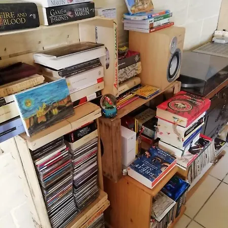 Bed & Breakfast Arkati Literary